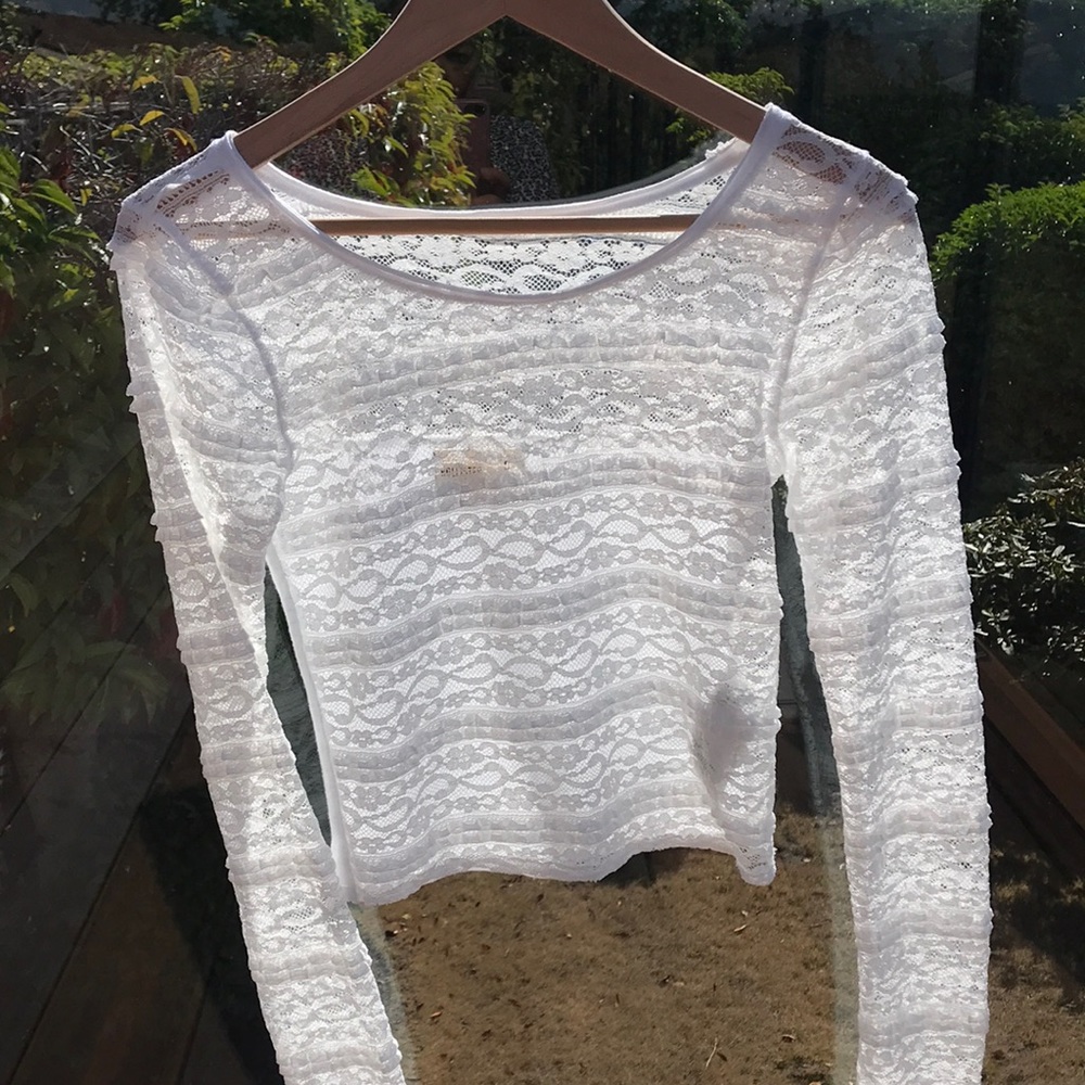 Hollister cute top size small